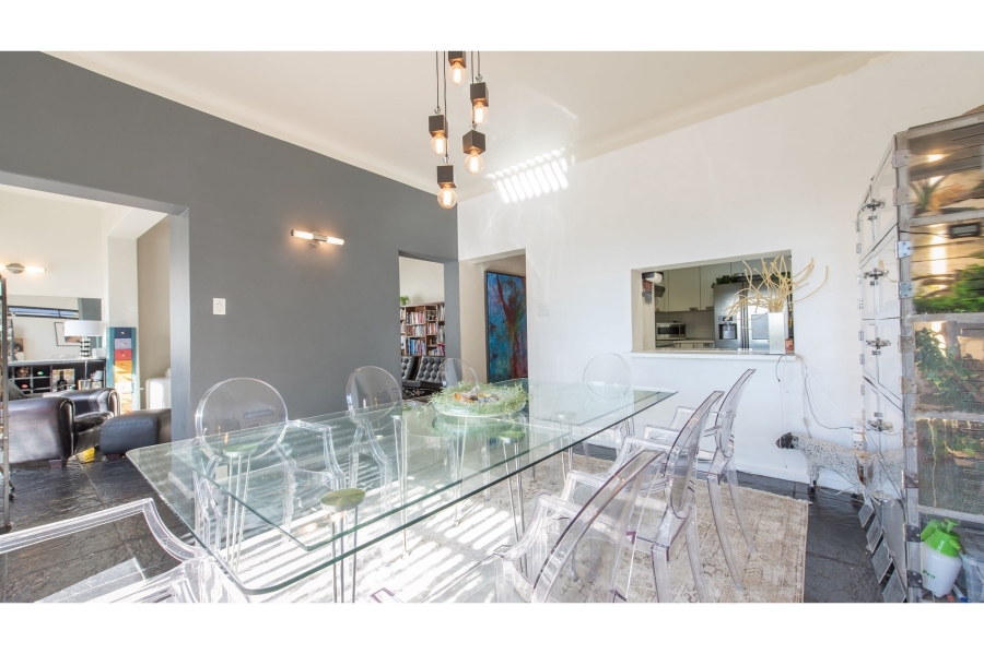 5 Bedroom Property for Sale in Green Point Western Cape